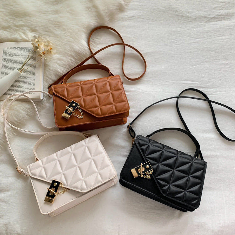 Retro Diamond Clasp Small Handbag
