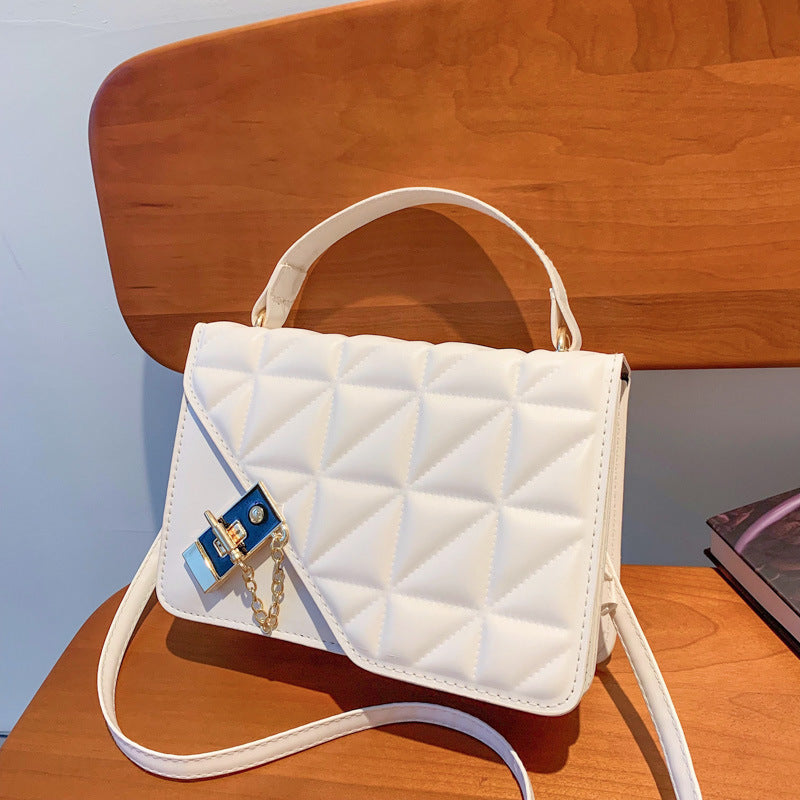 Retro Diamond Clasp Small Handbag
