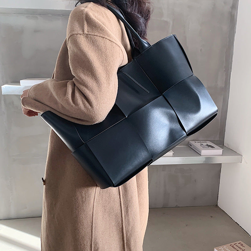 Large Capacity Structured Shoulder Bag