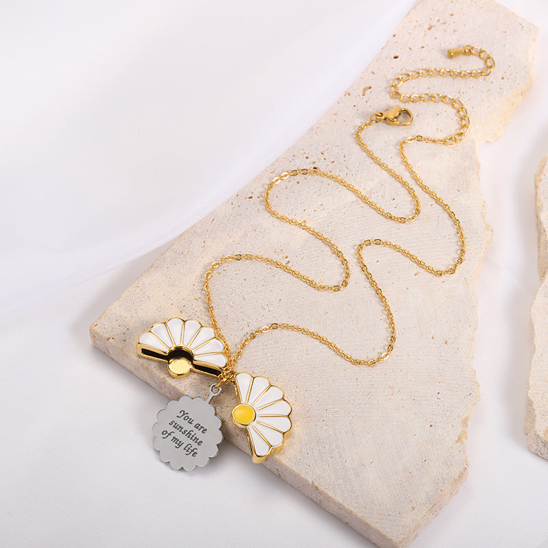 Gold Daisy Flower Pendant Necklace