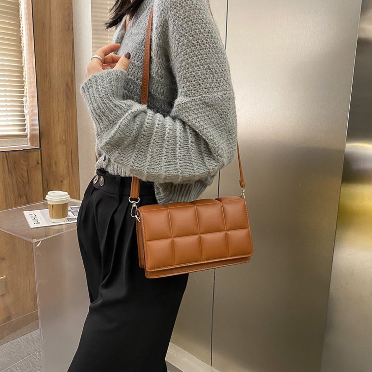 Sleek Single-Shoulder Underarm Bag
