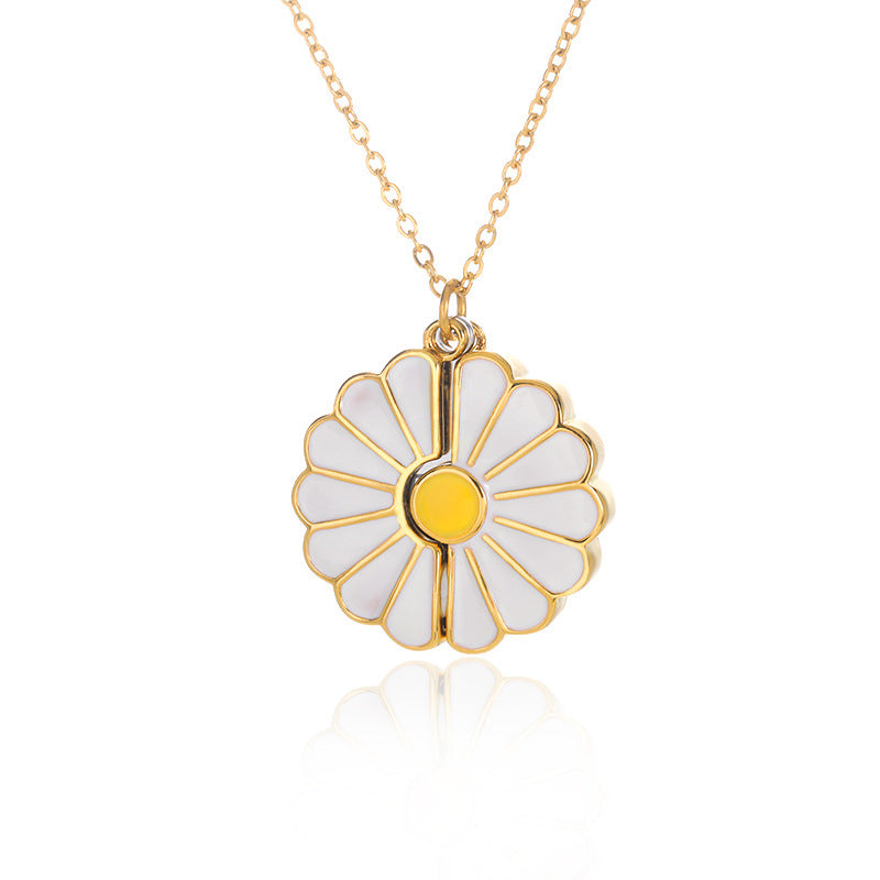 Gold Daisy Flower Pendant Necklace